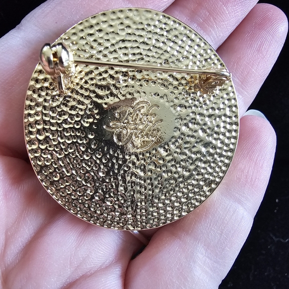 Kirks Folly Brooch - Picture 4 of 4